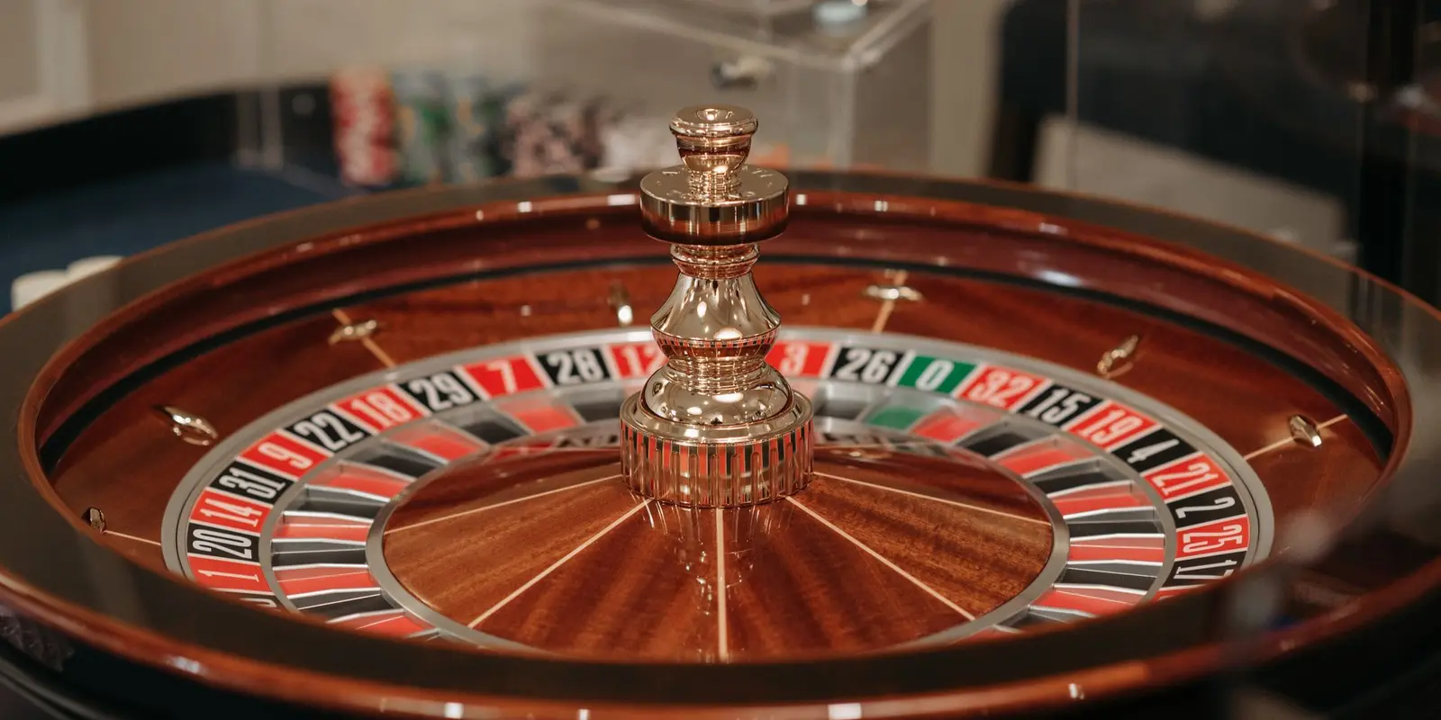 Roda de roleta em uma mesa de cassino